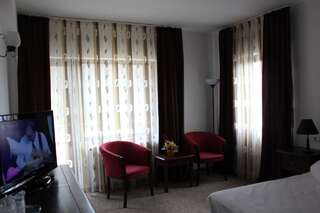 Гостевой дом Hotel Miruna Сымбэта-де-Сус Двухместный номер с 1 кроватью и видом на горы-8